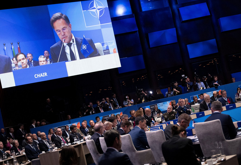 НАТО обговорить реакцію на російські дрони в Польщі — речниця - фото 1