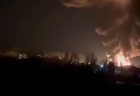 Дроны атаковали Смоленск в россии: попадания пришлись на местный НПЗ