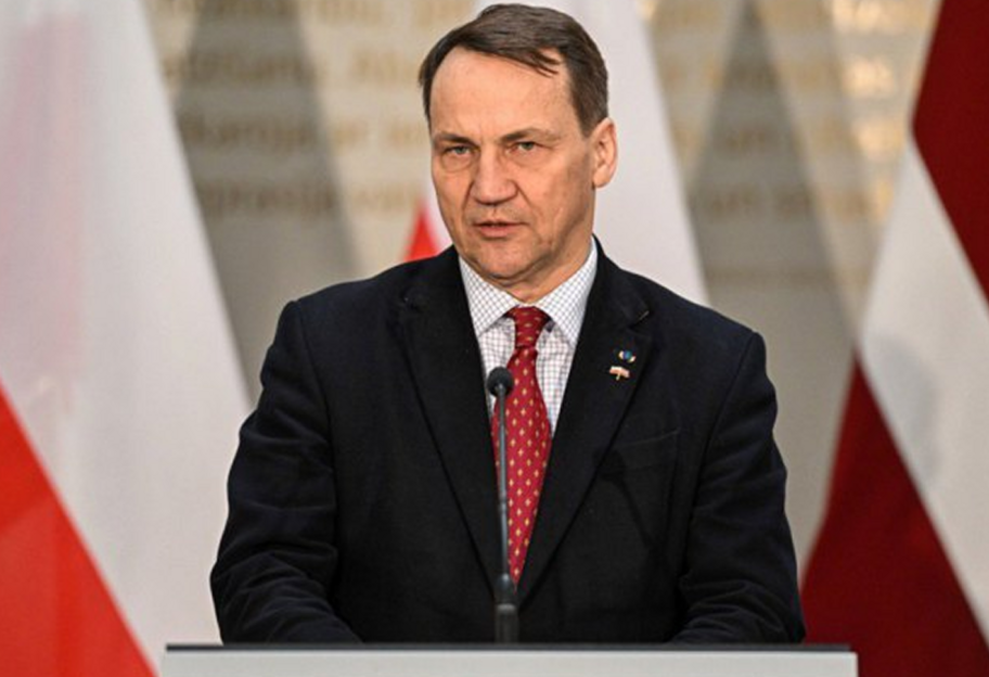 Сикорский ответил на заявление Трампа относительно дронов рф в Польше: Это не была ошибка - фото 1