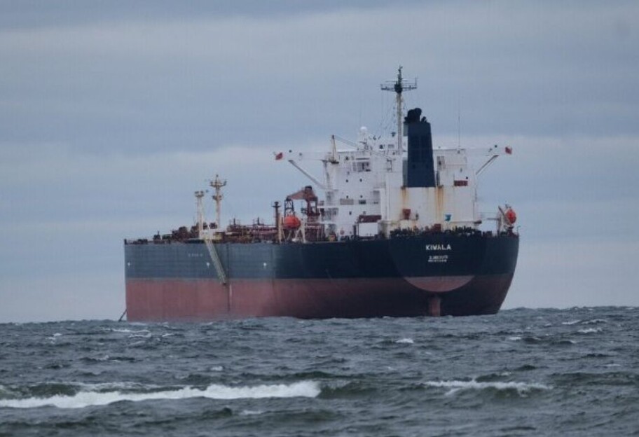 В Финском заливе после атаки на порт Приморска застряли десятки судов - фото 1