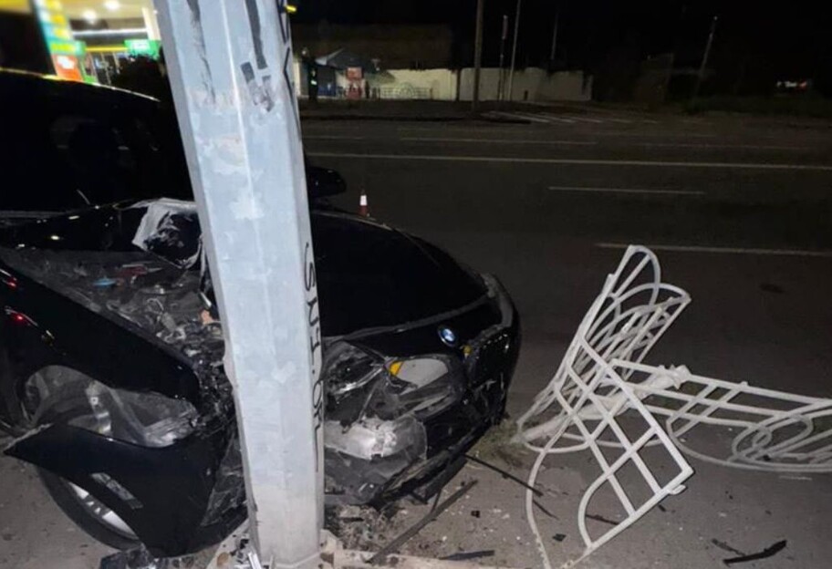 У Києві автомийник викрав і розбив BMW клієнта - йому загрожує вісім років - фото 1