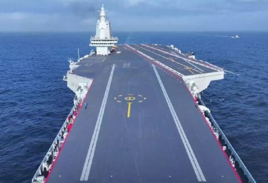 Китайський авіаносець 