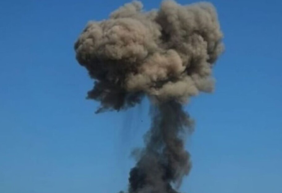 ЗСУ атакували нафтопровідні станції рф і літаки у Криму - Генштаб - фото 1