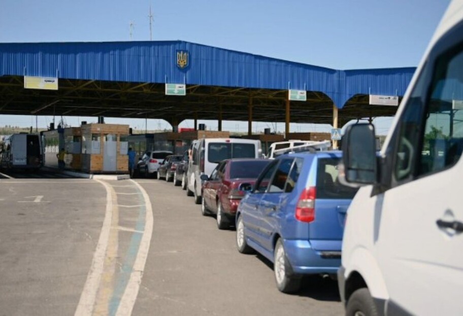 Черги на кордоні: в ДПСУ назвали найзавантажініші пункти пропуску - фото 1