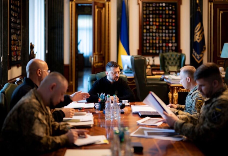 Зеленський провів оперативну нараду за участі військового керівництва - фото 1