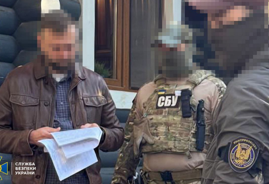 СБУ та Нацполіція викрили посадовця МЗС України, який 