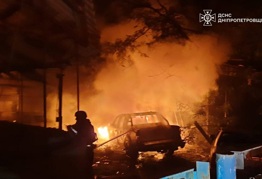 Росіяни атакували Дніпропетровщину: виникла пожежа, її ліквідували - фото 1