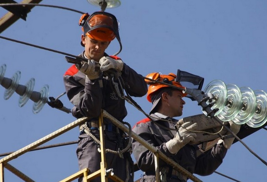 ДТЕК: у вересні вдалося відновити електропостачання для 424 000 родин - фото 1