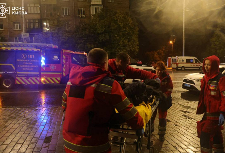 Внаслідок російської атаки на Київ постраждали 12 людей — ОВА - фото 1