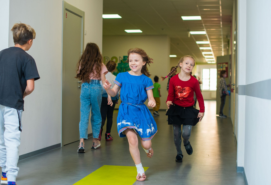 Зеленський підписав закон про посилення безпеки в закладах загальної середньої освіти - фото 1