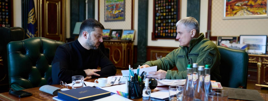 Санкции мира действительно ослабляют россию: Зеленский заслушал доклад руководителя СВР