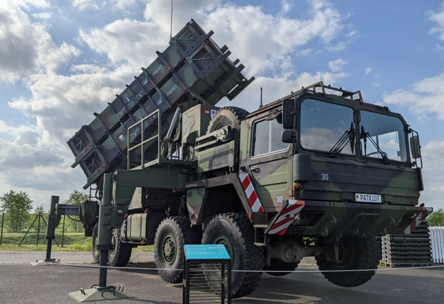 Зеленський: Україна готує контракт на 25 систем Patriot за кошти заморожених російських активів - фото 1