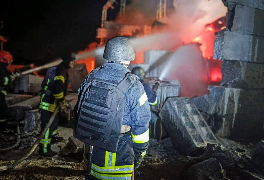 Росіяни масовано атакували Україну: де лунали вибухи та які наслідки - фото 1