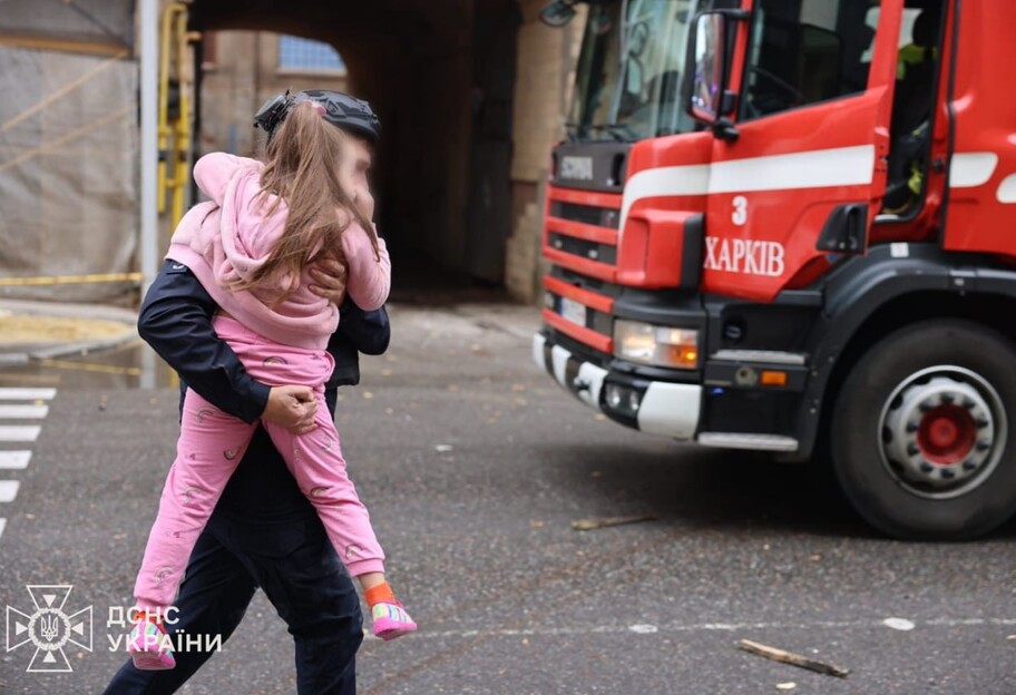 Росіяни атакували дроном дитсадок у Харкові: є загиблий, виникла пожежа - фото 1