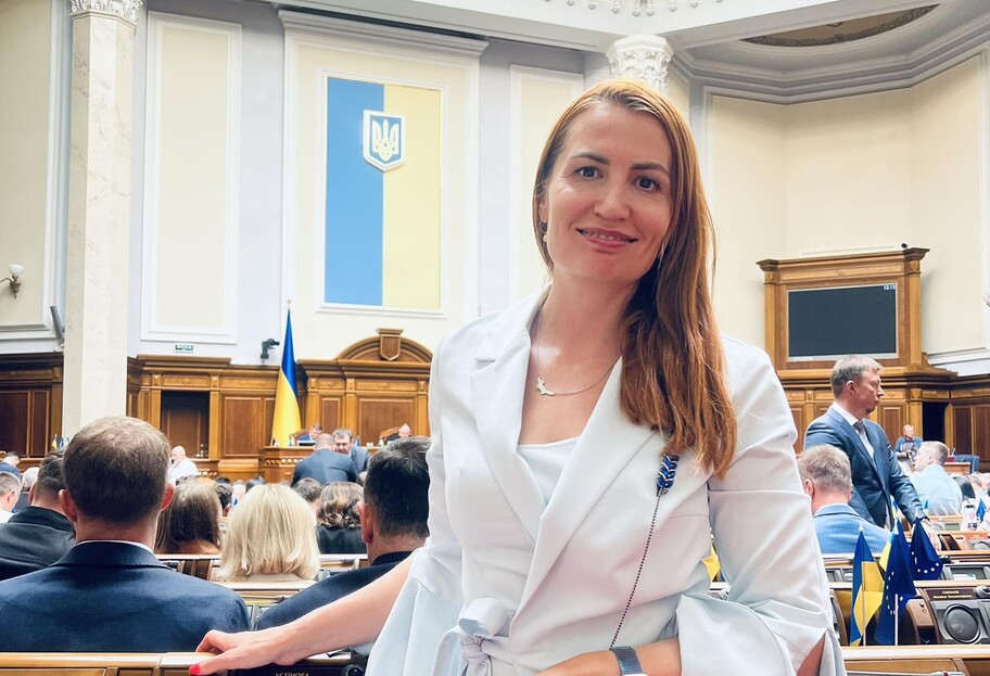 У Києві уламок дрона впав на будинок депутатки Ольги Стефанишиної - фото 1