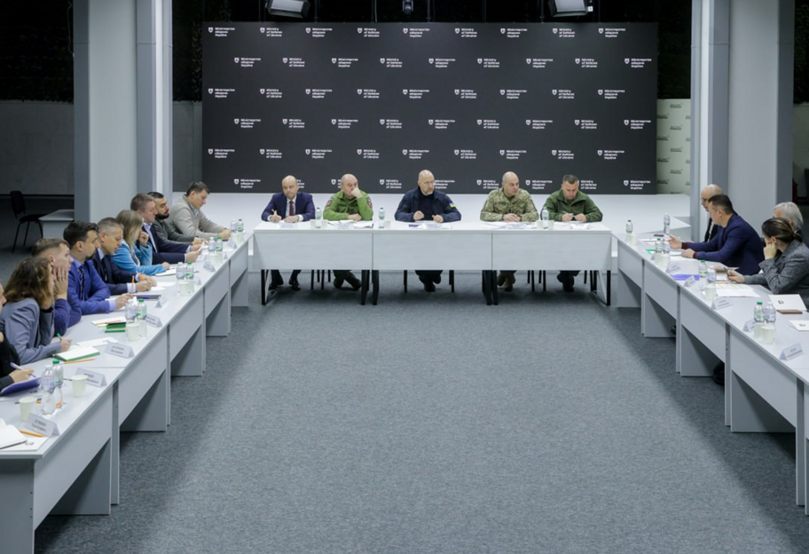 Шмигаль: Україна працює над збільшенням спроможностей українського ОПК - фото 1