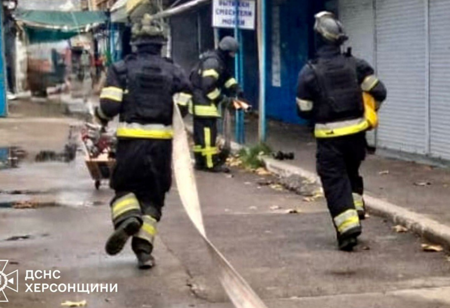 Росіяни знову обстріляли Херсон — є поранені та загиблі (фото) - фото 1