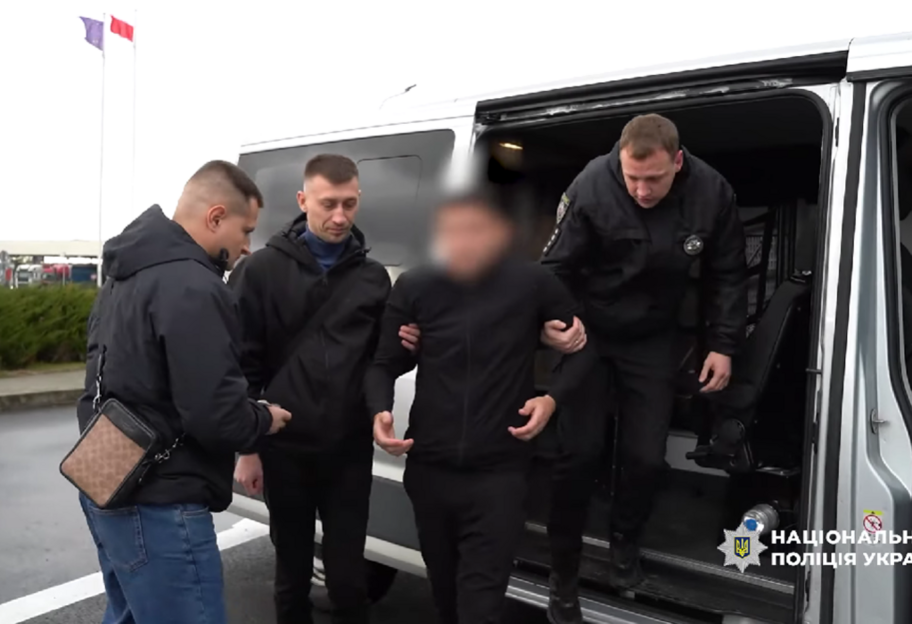 З Вірменії екстрадували організатора шахрайської схеми, через яку волонтери та військові втратили понад 20 млн грн - фото 1