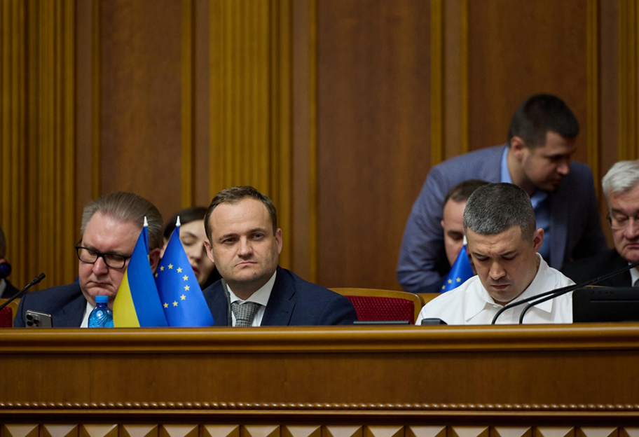 ВРУ приняла закон о законности и открытости органов местного совета - фото 1