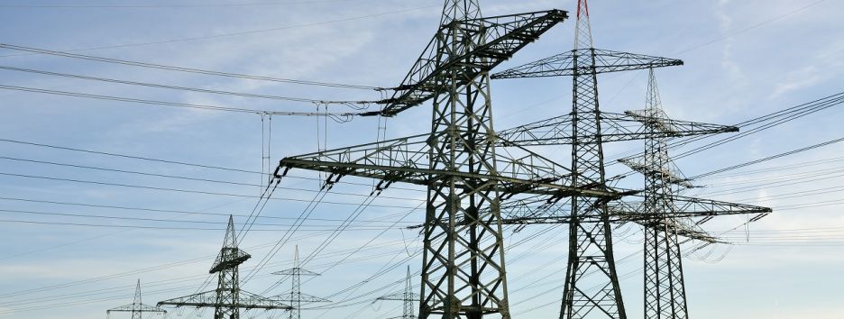 Земучастки под электросети будут забирать принудительно - СМИ