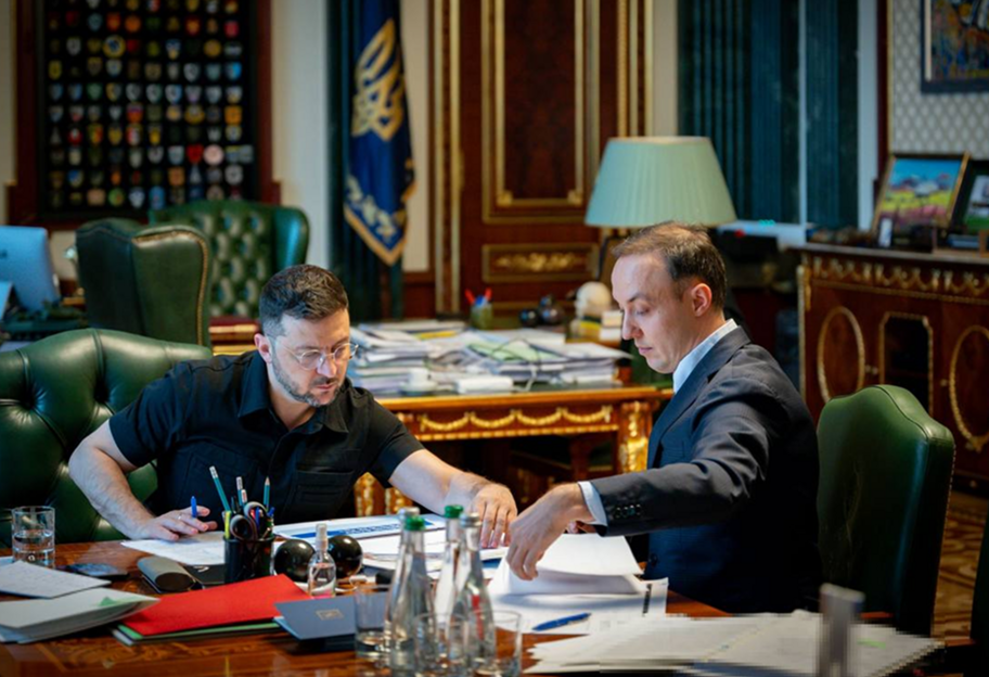 Зеленський: Відсьогодні набуває чинності в Україні 19-й пакет санкцій ЄС проти росії - фото 1