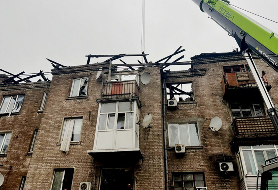 У Кам'янському завершили аварійно-рятувальні роботи: у ДСНС показали фото наслідків - фото 1