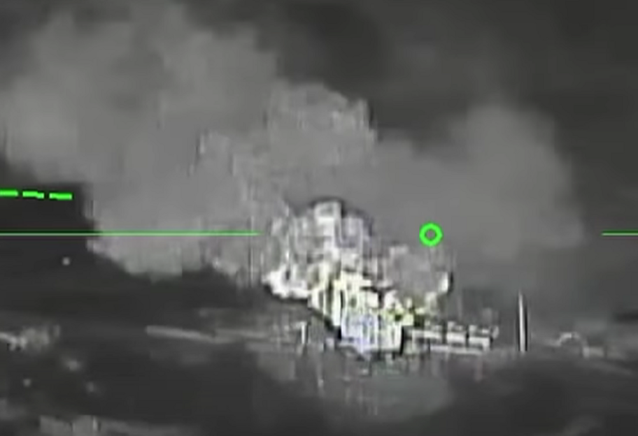 В ССО показали видео поражения нефтебазы россии в Крыму - фото 1