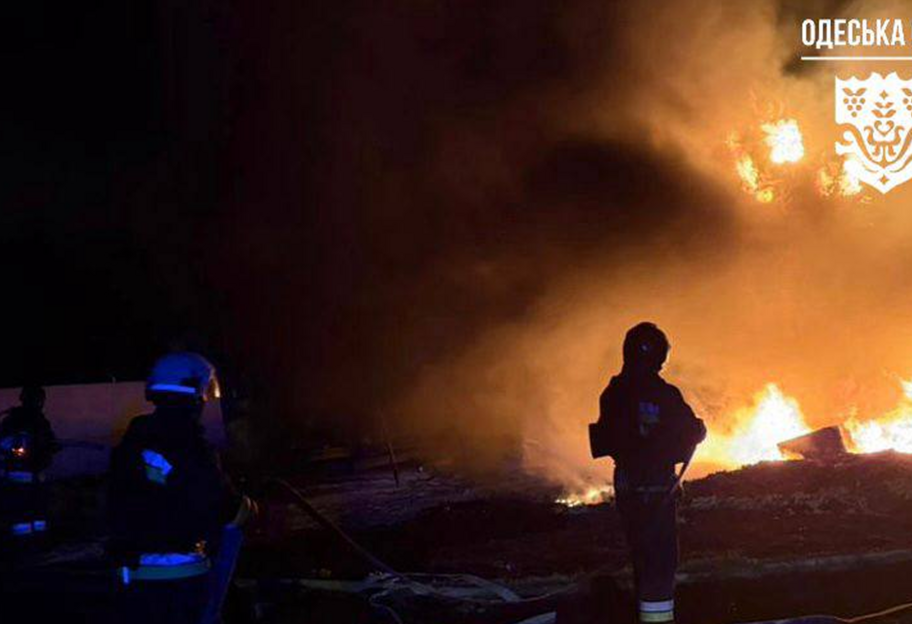 Вночі дрони атакували Одещину: пошкоджено енергооб’єкти, є постраждалий - фото 1