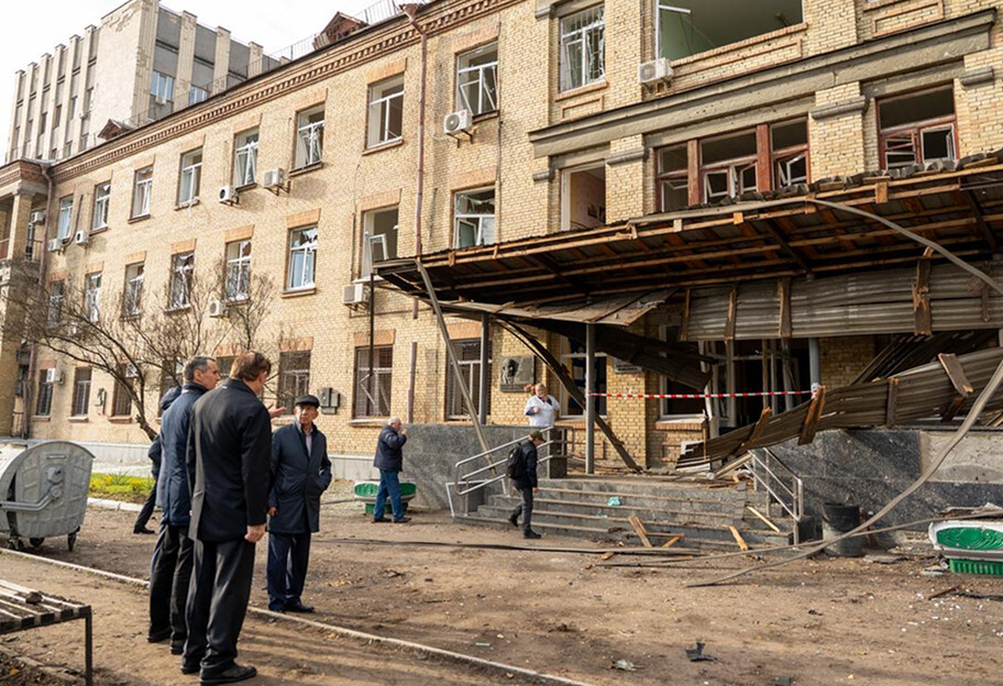 МОЗ: кількість загиблих у Києві зросла до п'яти осіб, пошкоджено медзаклади - фото 1