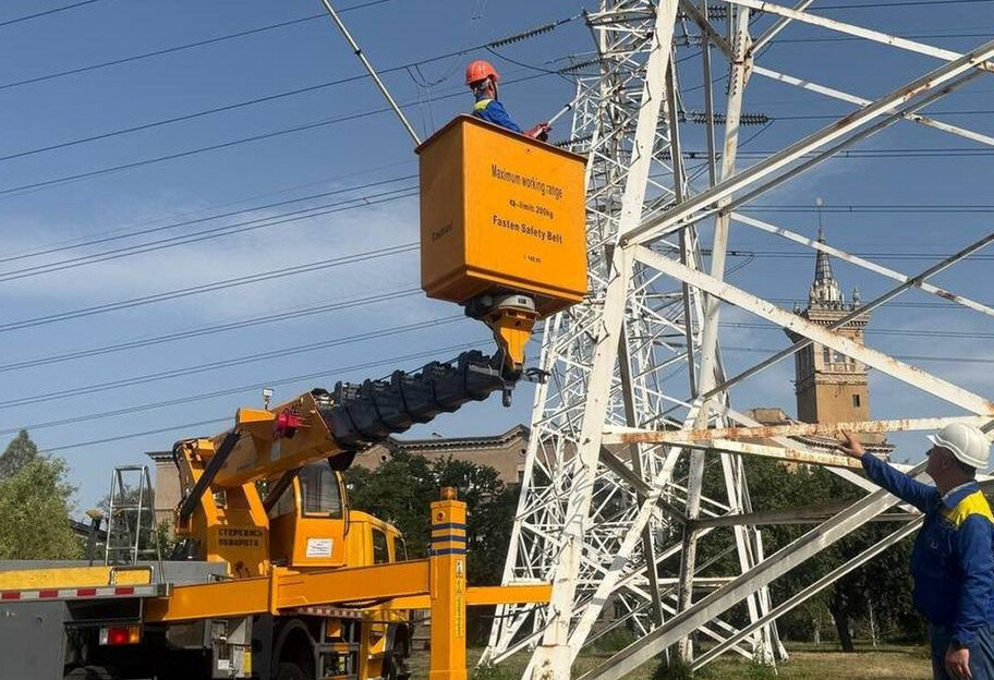 Міненерго: в Україні запроваджено погодині відключення та обмеження для бізнесу - фото 1