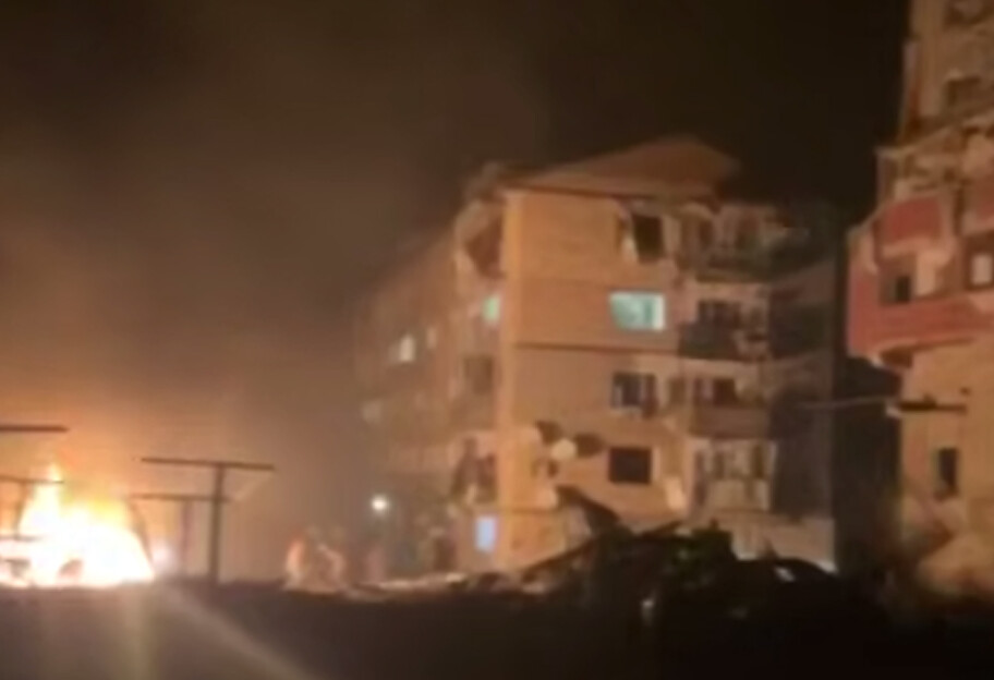 росія вдарила ракетами по Балаклії: троє загиблих, 15 постраждалих (відео) - фото 1