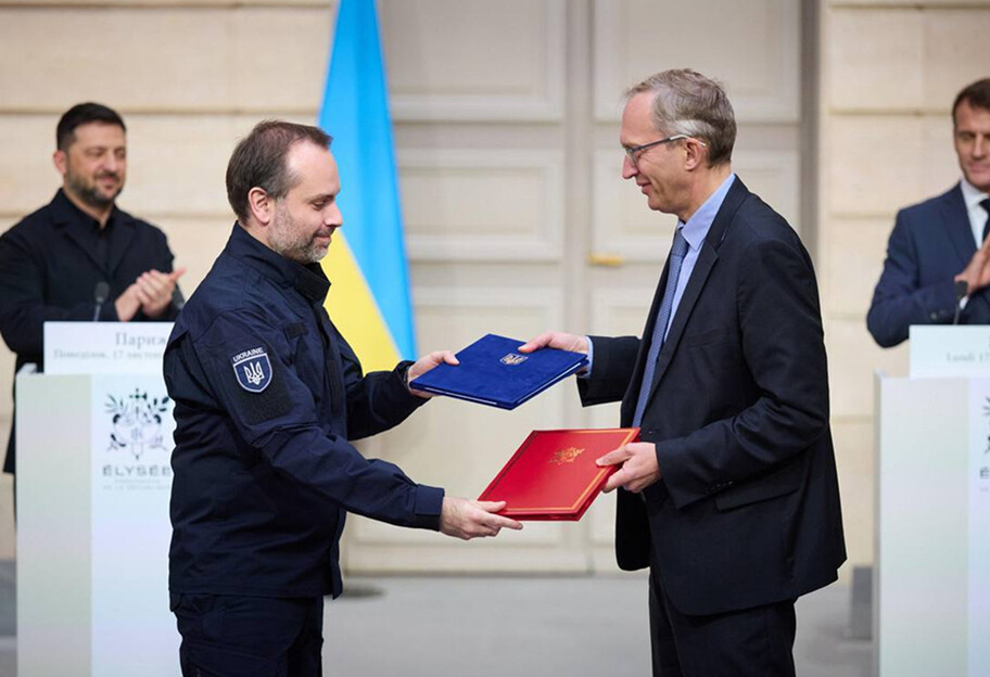 Україна та Франція підписали угоду про постачання 55 електровозів - фото 1