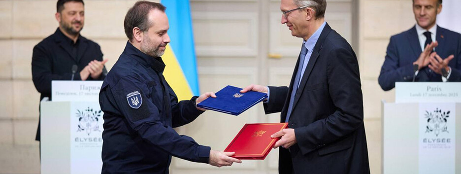 Украина и Франция подписали соглашение о поставках 55 электровозов