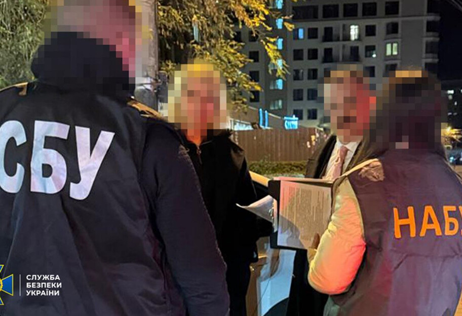 СБУ та НАБУ викрили суддю та адвокатку з Одеси, які за хабарі ухвалювали 