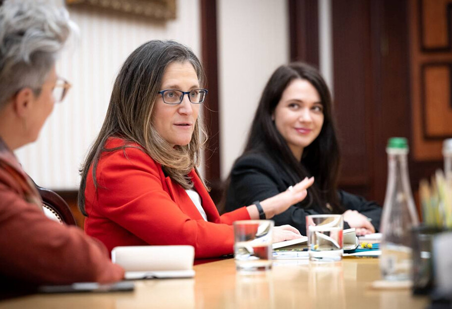 Спецпредставниця Канади з відбудови України Христя Фріланд прибула до України - фото 1