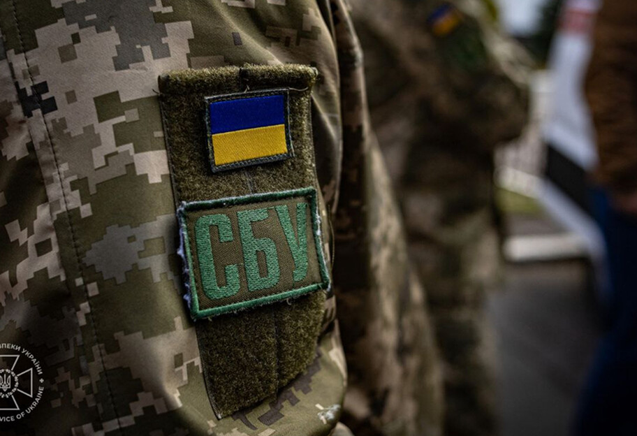 СБУ повідомила про підозру двом колаборантам, які катували українських полонених молотками та електрошокерами - фото 1