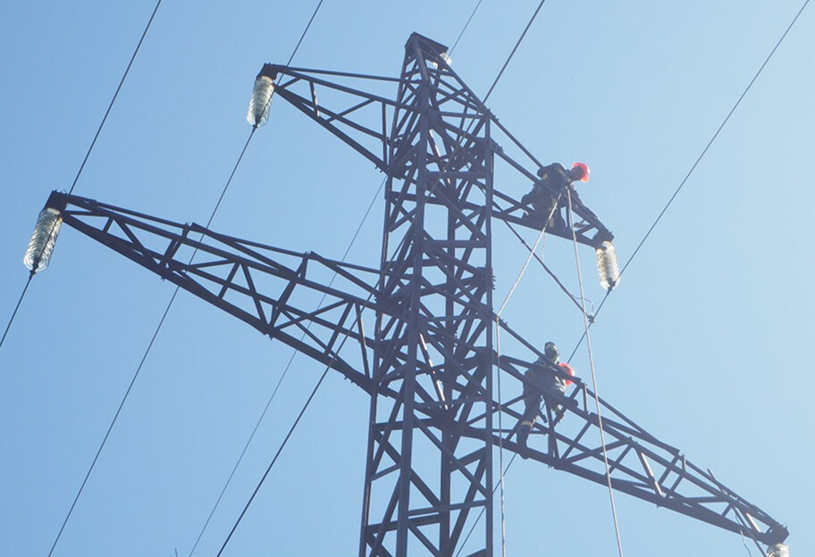 Міненерго: у трьох регіонах України застосовані аварійні відключення - фото 1