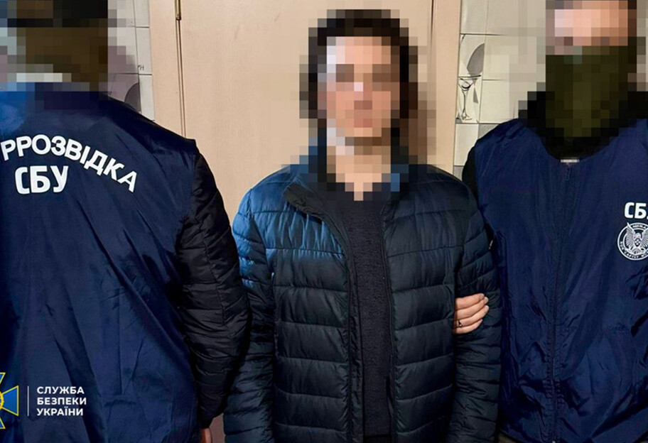 СБУ затримала агента ФСБ, який почав працювати на ворога після затримання його матері на підготовці теракту - фото 1