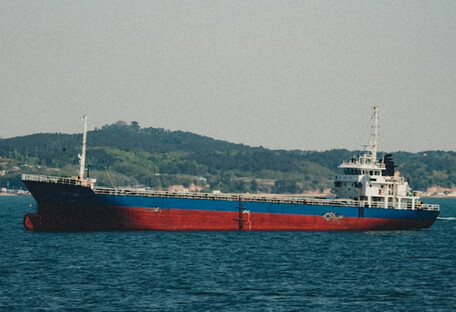 У Чорному морі ще один російський танкер заявив про атаку: що відомо