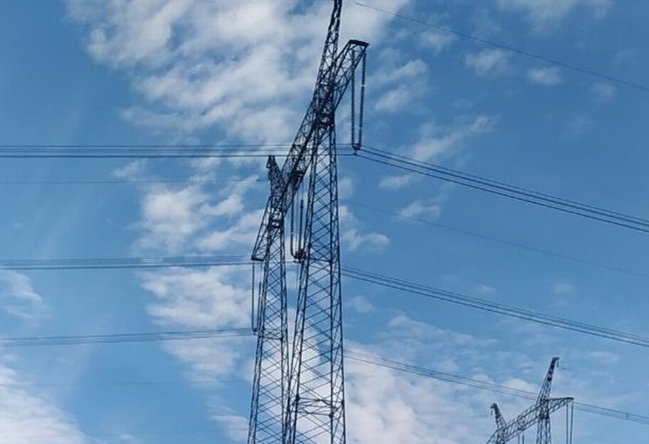 Міненерго повідомило про стан енергосистеми: знеструмлено споживачів у низці регіонах - фото 1