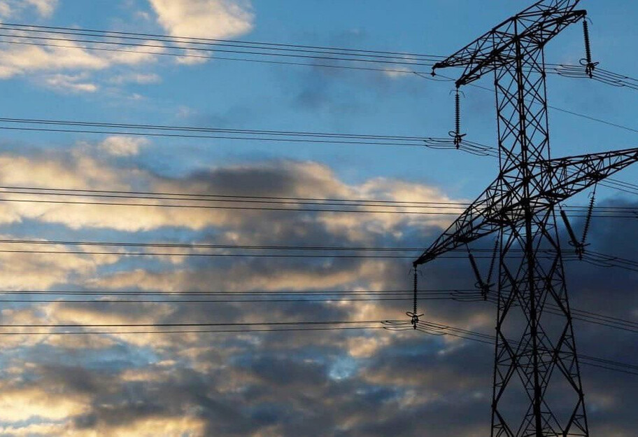 Російський дрон атакував енергооб'єкт на Сумщині: госпіталізований електромонтер - фото 1