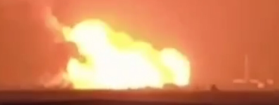 Дроны СБУ поразили терминал сжиженного газа в российском порту "Темрюк" (видео)