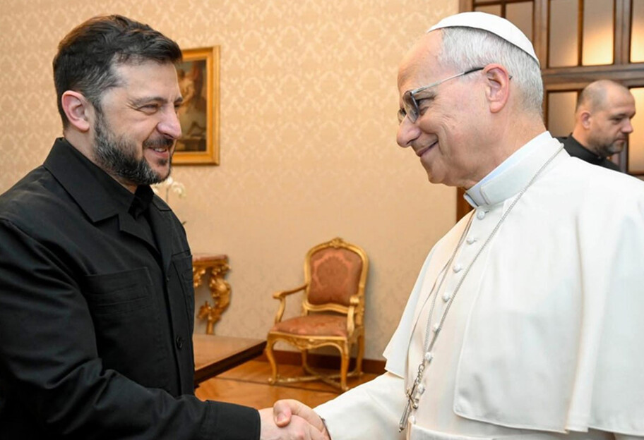 Зеленский поделился подробностями встречи с Папой Римским Львом XIV - фото 1