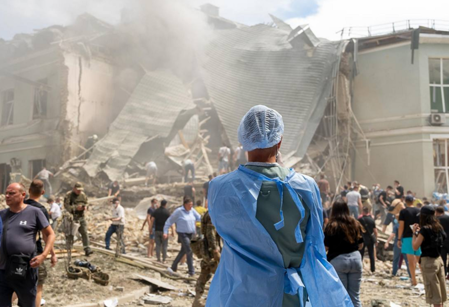 ЦПД: росія за час повномасштабної війни завдала майже 7000 ударів по школах та лікарнях України - фото 1