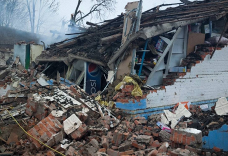 Россияне сбросили КАБ по магазину Сумской области: есть погибшие и пострадавшие