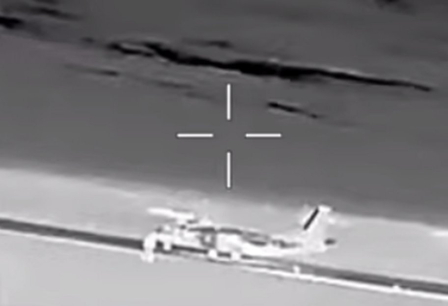 Дроны ГУР поразили российский Ан-26 и две РЛС врага в Крыму (видео) - фото 1