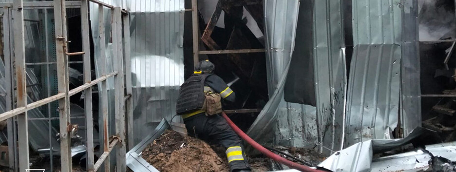 Утром россияне атаковали Херсон: пострадали два человека