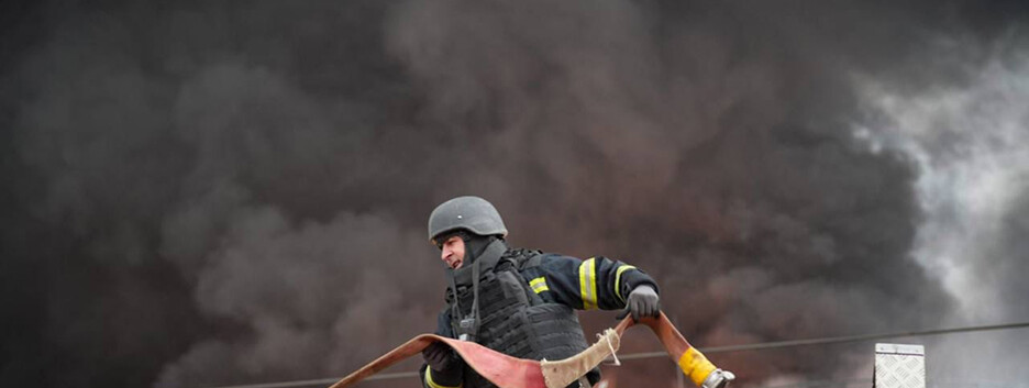 На Одещині рятувальники кілька днів ліквідовували пожежу на підприємстві — ДСНС