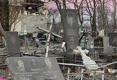 Обломки вражеской ракеты упали на кладбище в Черкассах: повреждены Аллея Героев