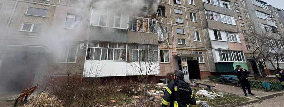 Российский БпЛА попал в пятиэтажку в Чернигове: погибла женщина, восемь раненых